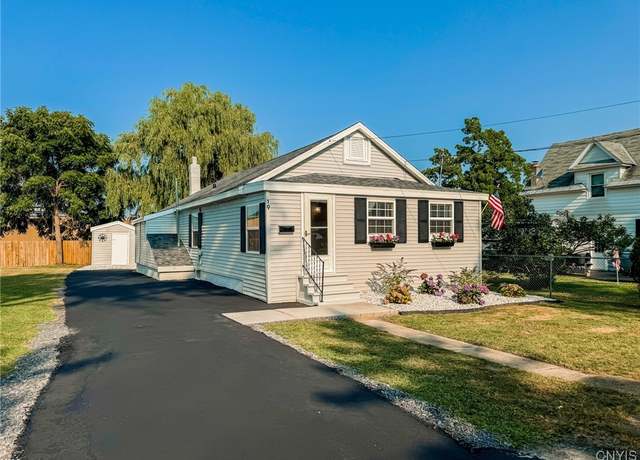 Property at 19 Lexington Ave, Auburn, NY 13021, 3 beds, 1 bath