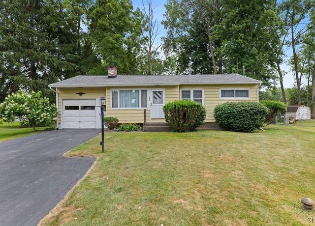 Property at 106 Everingham Ct, Onondaga, NY 13205, 3 beds, 1 bath