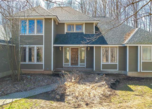 Property at 30 Creekside Dr, Volney, NY 13069, 4 beds, 2.5 baths