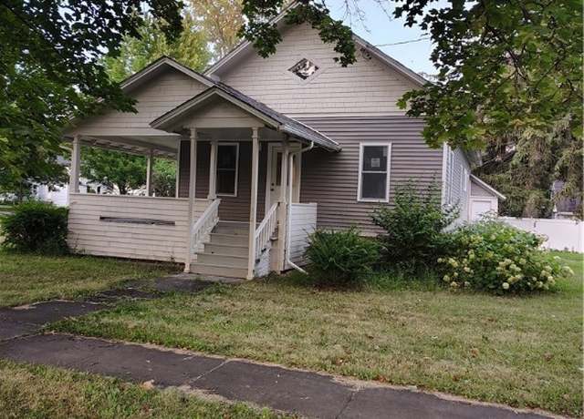 Property at 712 Tulip St, Salina, NY 13088, 4 beds, 1.5 baths
