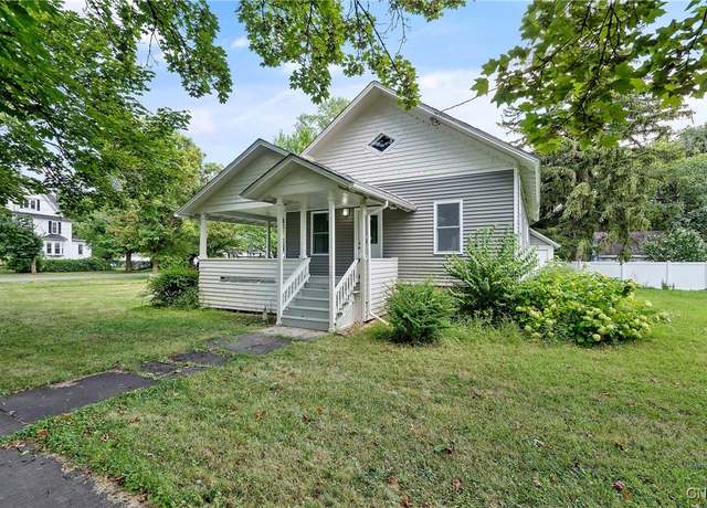 Property at 712 Tulip St, Salina, NY 13088, 4 beds, 1.5 baths