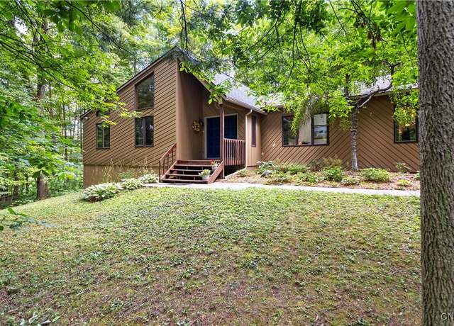 Property at 8007 Summerview Dr, Manlius, NY 13066, 6 beds, 4 baths
