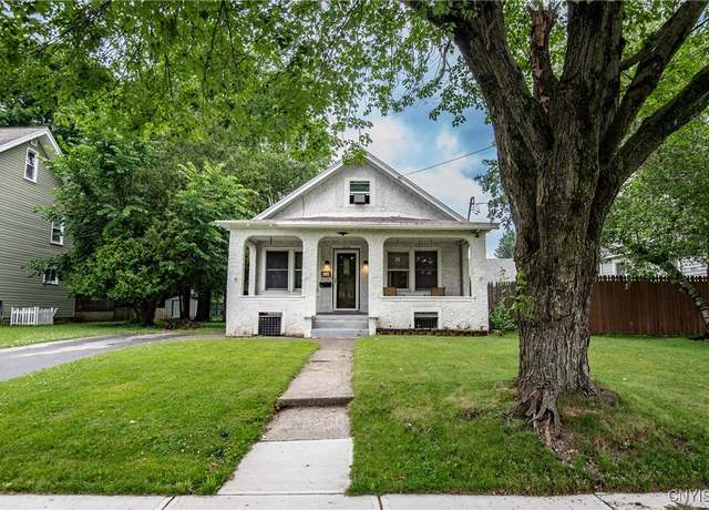 Property at 513 E Bloomfield St, Rome, NY 13440, 3 beds, 1 bath