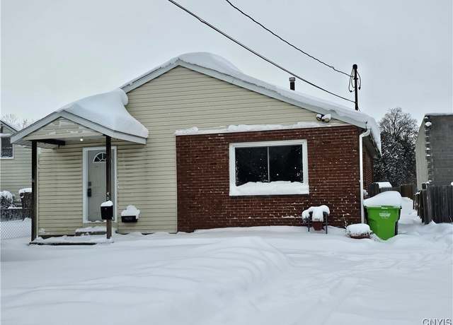 Property at 405 Schaffer Ave, Salina, NY 13206, 3 beds, 1.5 baths