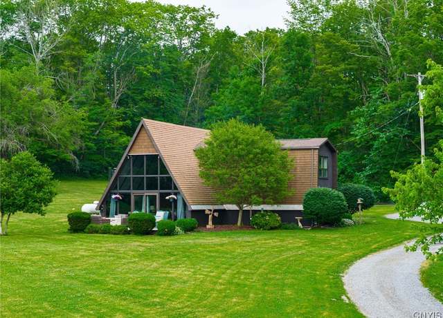 Property at 1229 Whiting Rd, Elbridge, NY 13080, 3 beds, 2 baths