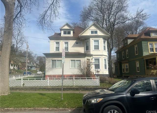 Property at 101 Avondale Pl, Syracuse, NY 13210, 5 beds, 2.5 baths
