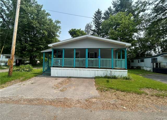 Property at 128 Concord Dr, Utica, NY 13502, 3 beds, 2 baths