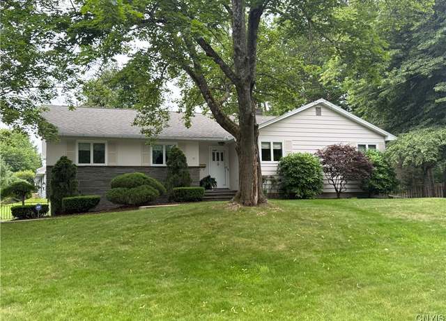 Property at 3 Wedgewood Rd, New Hartford, NY 13413, 3 beds, 2 baths