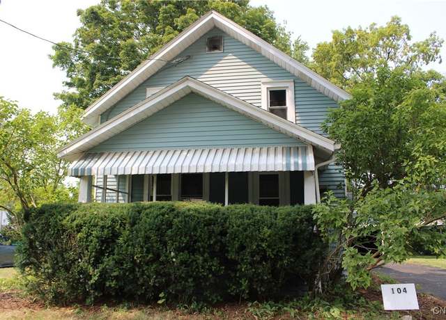 Property at 104 Lynhurst Ave, Clay, NY 13212, 3 beds, 1.5 baths