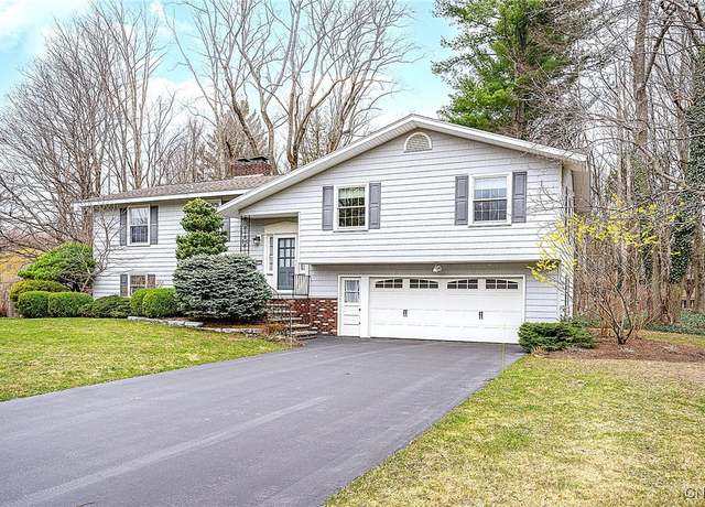 Property at 115 Old Farm Rd, Manlius, NY 13066, 4 beds, 2.5 baths