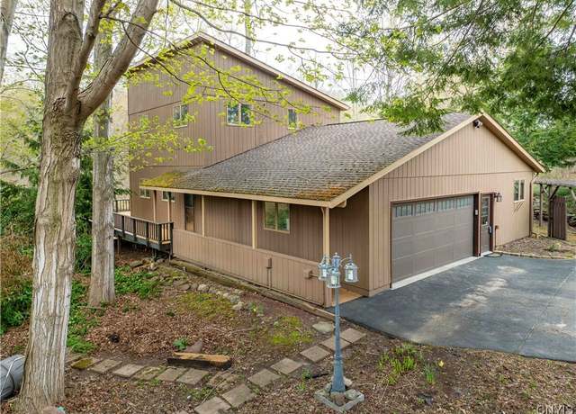 Property at 2294 County Route 8, Minetto, NY 13126, 4 beds, 2 baths