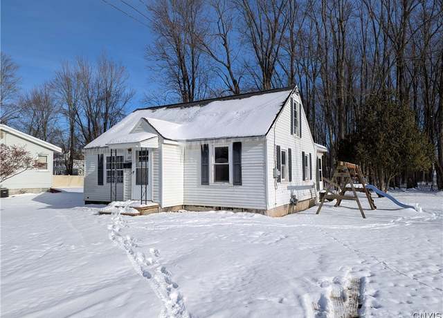 Property at 227 Mckinley St, Manlius, NY 13116, 3 beds, 1 bath