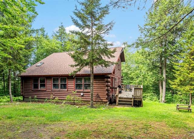 Property at 1087 Hunt Lake Rd, Corinth, NY 12822, 3 beds, 1 bath