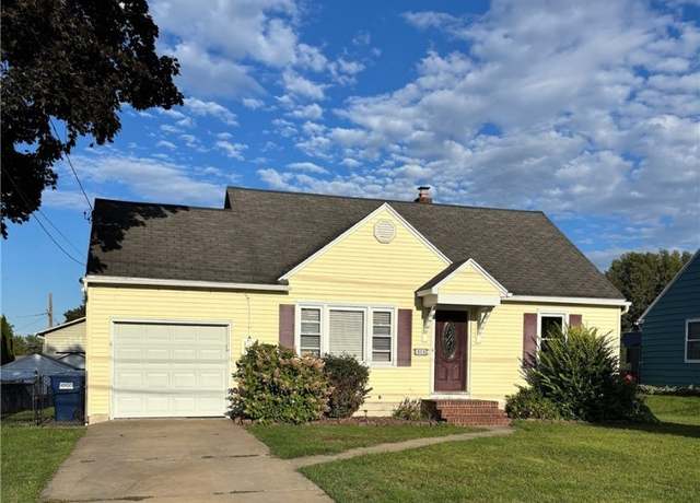 Property at 308 Kenwick Dr, Syracuse, NY 13208, 3 beds, 1 bath