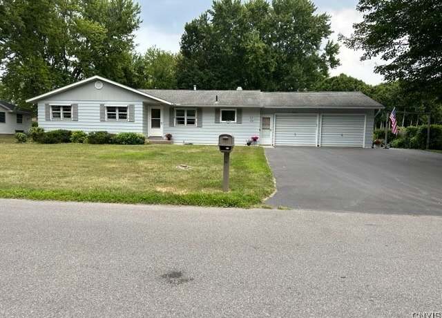 Property at 7640 Sandy Ln, Clay, NY 13212, 3 beds, 2.5 baths