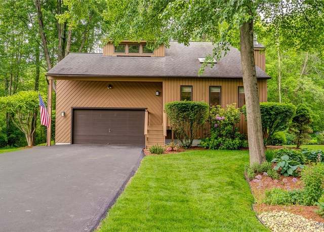 Property at 3502 Lightfoot Ln, Lysander, NY 13027, 3 beds, 3.5 baths