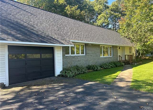 Property at 5792 E Seneca Tpke, Onondaga, NY 13078, 4 beds, 2.5 baths
