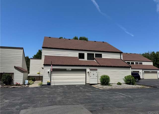 Property at 601 Woburn Dr, Camillus, NY 13031, 3 beds, 2.5 baths