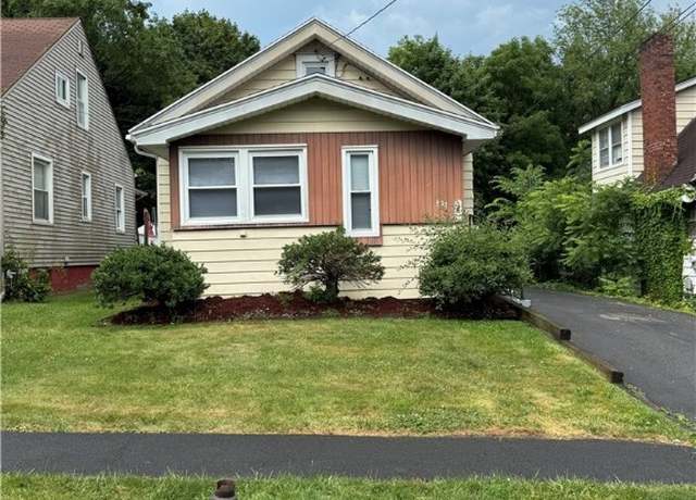 Property at 437 Ridgewood Dr, Syracuse, NY 13206, 2 beds, 1 bath