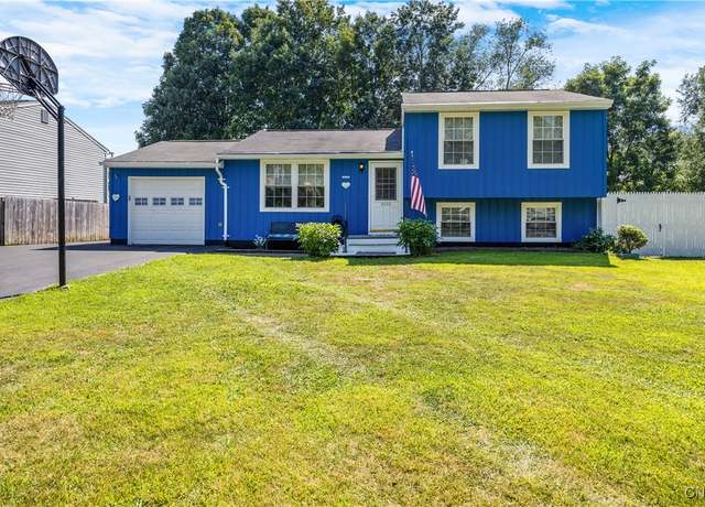 Property at 4010 Marlton Cir, Salina, NY 13090, 3 beds, 2 baths