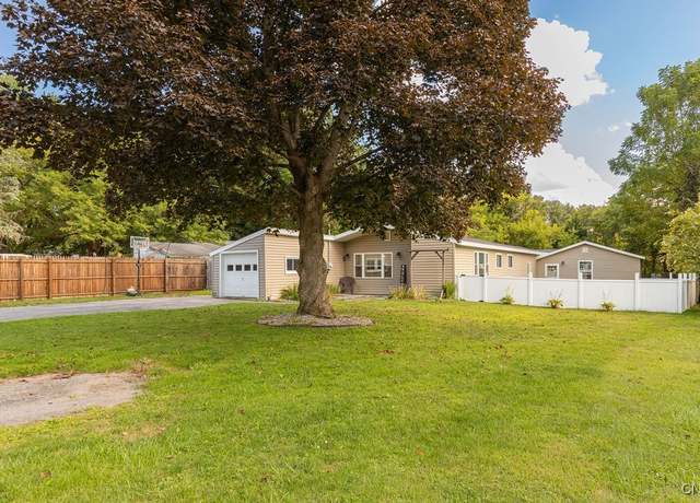 Property at 3086 High Rd, Lysander, NY 13027, 4 beds, 1 bath