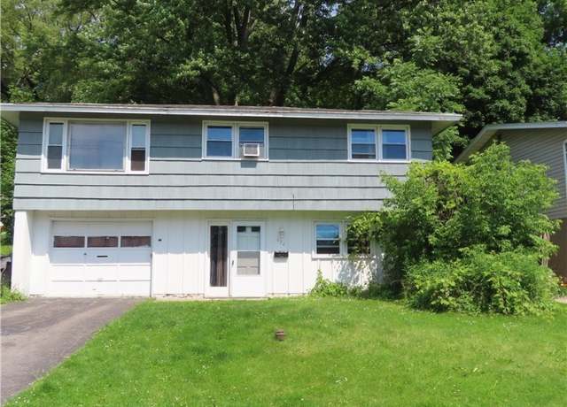 Property at 232 Monticello Dr N, Syracuse, NY 13205, 4 beds, 2.5 baths