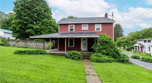 Photo of 32 S Hamilton St, Elbridge, NY 13080