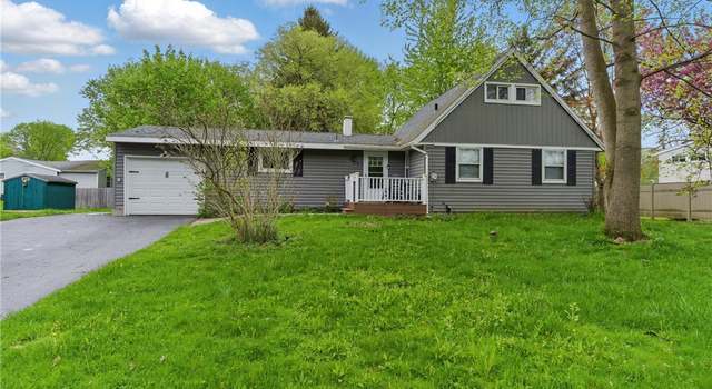 Photo of 11 Bayberry Cir, Clay, NY 13090