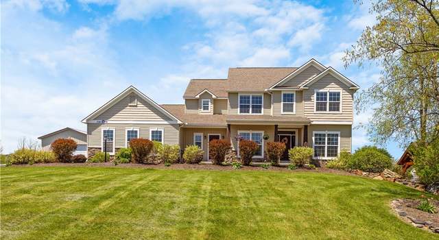 Photo of 7141 Yellow Birch Cir, Jamesville, NY 13078
