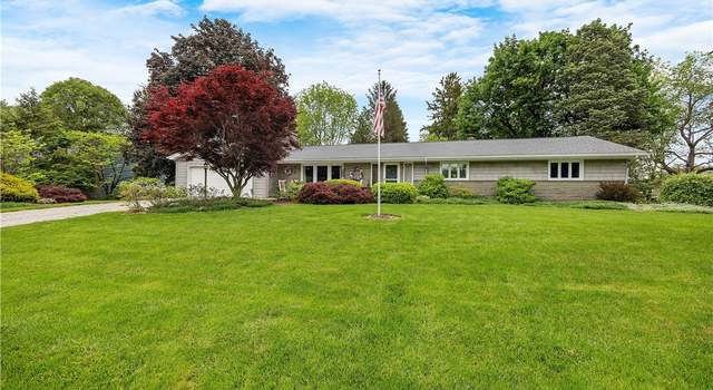 Photo of 8 Thistlewood Ln, Fayetteville, NY 13066