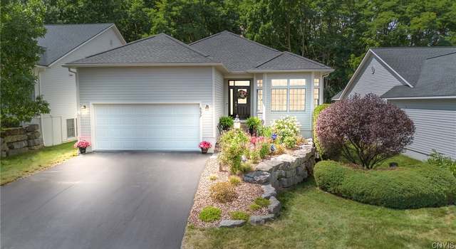 Photo of 6077 Bay Hill Cir, Dewitt, NY 13078
