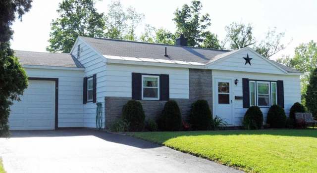 Photo of 2 Mapledale Rd, New Hartford, NY 13413