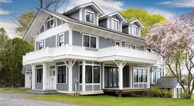 Photo of 3 W Lake St, Skaneateles, NY 13152