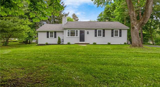 Photo of 209 Churchill Ln, Fayetteville, NY 13066