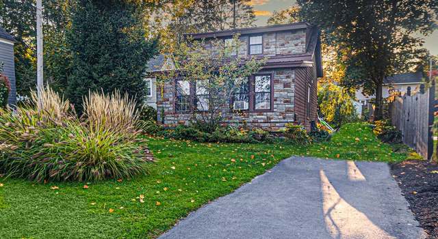 Photo of 24 1/2 Hillside Ave, New Hartford, NY 13413
