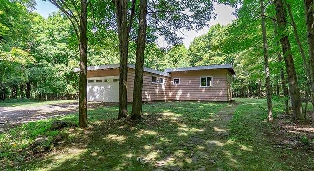 Photo of 7099 Woodchuck Hill Rd, Dewitt, NY 13066