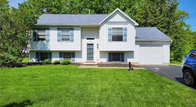 Photo of 9582 Clarecastle Path, Cicero, NY 13029