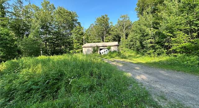 Photo of 90 Shore Oaks Dr, Oswego, NY 13126