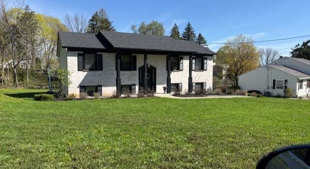 Photo of 12 Woodberry Rd, New Hartford, NY 13413