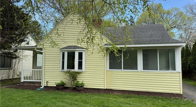 Photo of 2025 Valley Dr, Syracuse, NY 13207