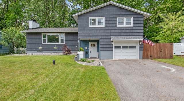 Photo of 217 Park Ln, Clay, NY 13212