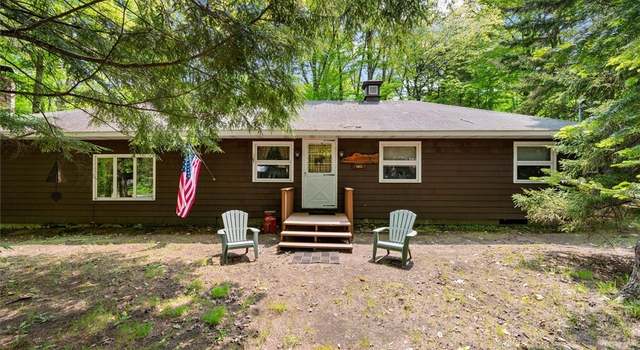 Photo of 142 Lakeview Dr, Old Forge, NY 13331
