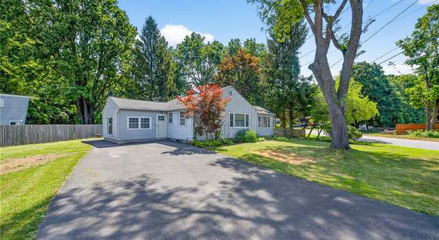 Photo of 22 Richlee Dr, Camillus, NY 13031