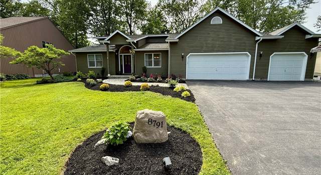 Photo of 8791 Wedgefield Ln, Cicero, NY 13039