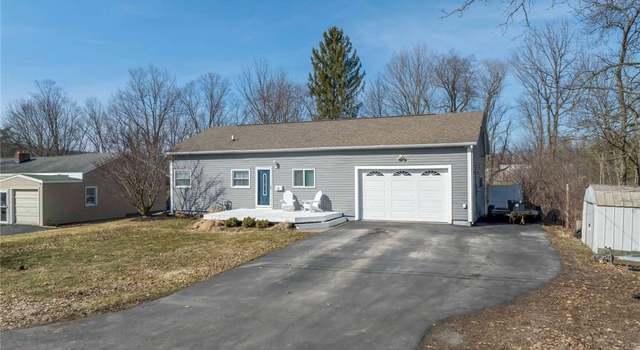 Photo of 115 Pembrook Dr, Onondaga, NY 13205