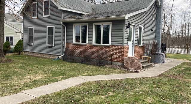 Photo of 8996 Lake Rd, Lenox, NY 13032
