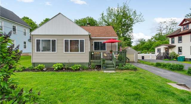 Photo of 127 1/2 Oxford Rd, New Hartford, NY 13413