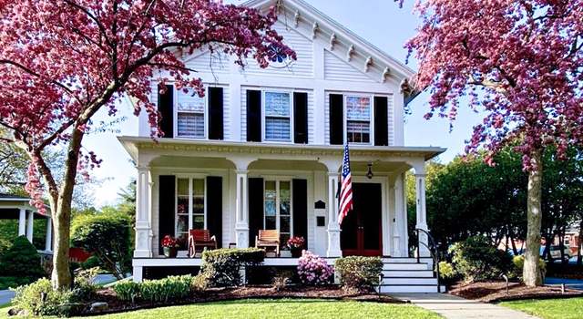 Photo of 91 E Genesee St, Skaneateles, NY 13152