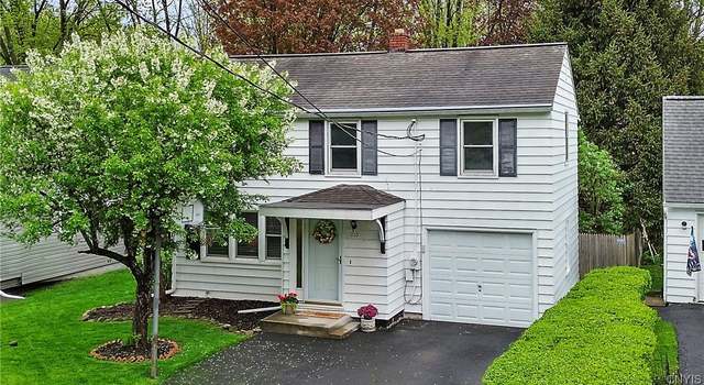 Photo of 210 Hunt Dr, Manlius, NY 13066