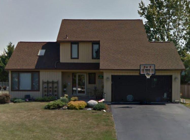 561 Whispering Pines Cir, Greece, NY 14612 | MLS# R1092611 | Redfin
